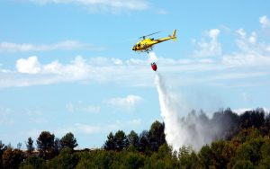 Academia-de-helicopteros-en-usa-salida-laboral-apagar-incendios